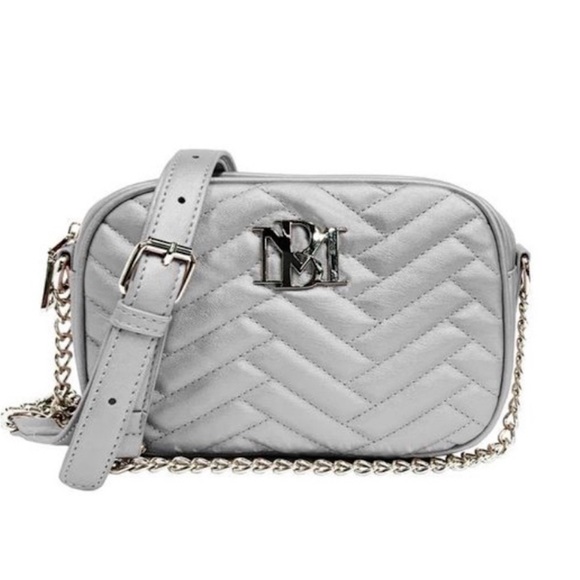 Badgley Mischka Quilted Camera Bag•Back Slip Pocket•Metallic Grey• NWT• MSRP $79 - Picture 2 of 6